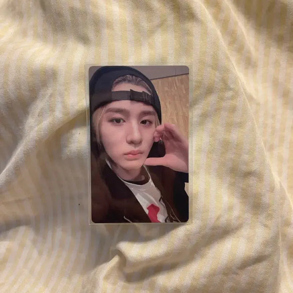 [BUNJANG] BOYNEXTDOOR Leehan Weverse Photocard / 보넥도 이한 19.99 위버스 포카