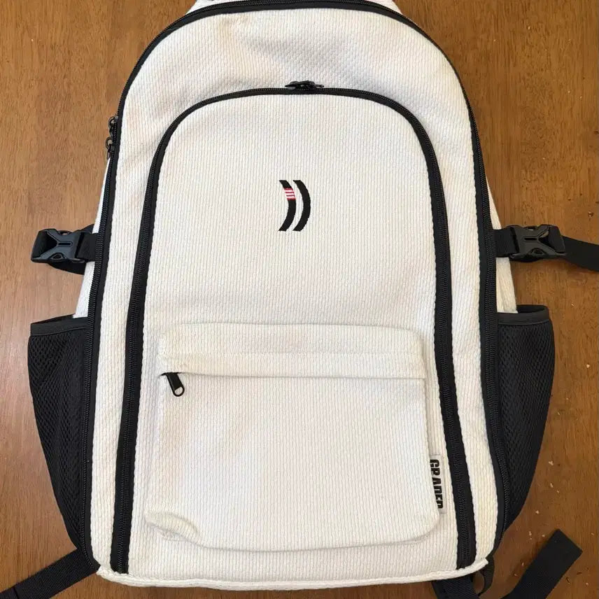 [BUNJANG] GRADED Martial Arts Backpack - White (New) / GRADED 주짓수 태권도 백팩 화이트 새상품