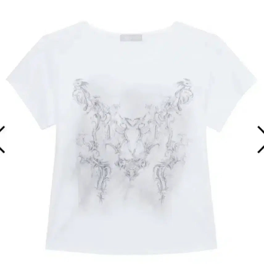 [BUNJANG] Hug Your Skin Rococo Short Sleeve T-Shirt White / 허그유어스킨 로코코 반팔 티셔츠 화이트 판매