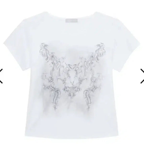 [BUNJANG] Hug Your Skin Rococo Short Sleeve T-Shirt White / 허그유어스킨 로코코 반팔 티셔츠 화이트 판매