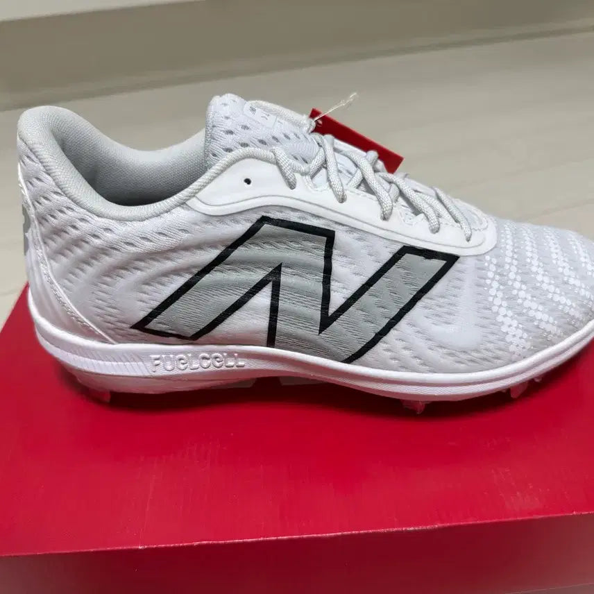 [BUNJANG] New Balance 4040 Baseball Cleats 275mm White / 뉴발란스 야구화 275mm 화이트