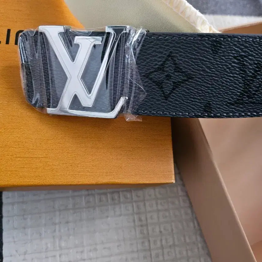 [BUNJANG] Men's Luxury Belt with Vernis Pattern and Gold Buckle / 벨트 남성용