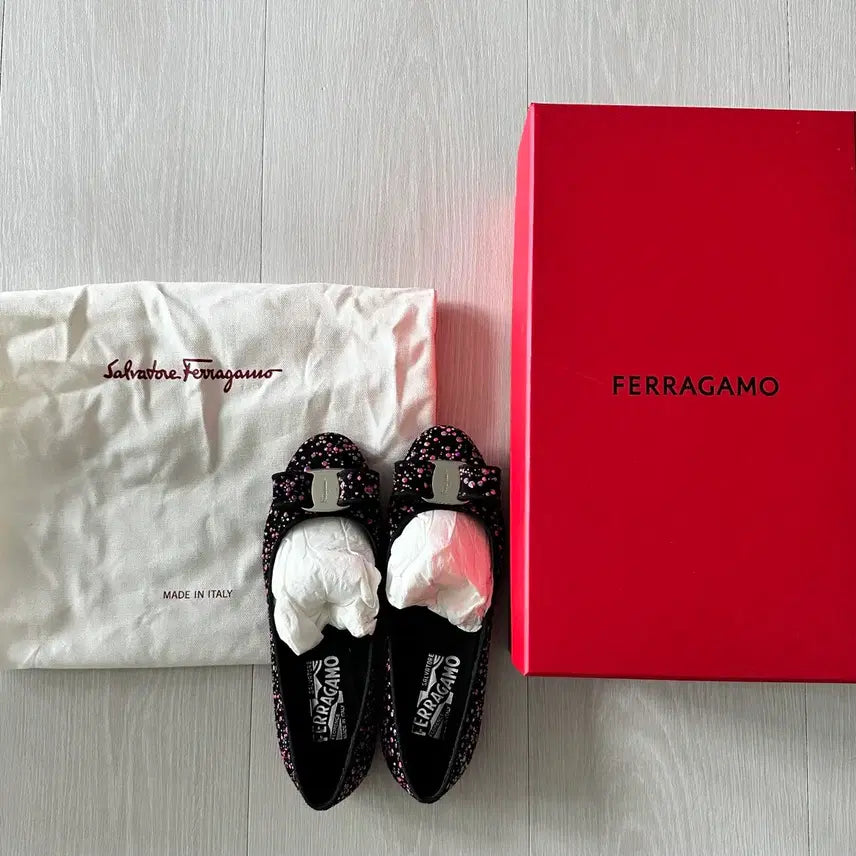 [BUNJANG] Salvatore Ferragamo Varina Leather Ballerina Flats Black / 페라가모 바리나 가죽 발레리나 슈즈 블랙