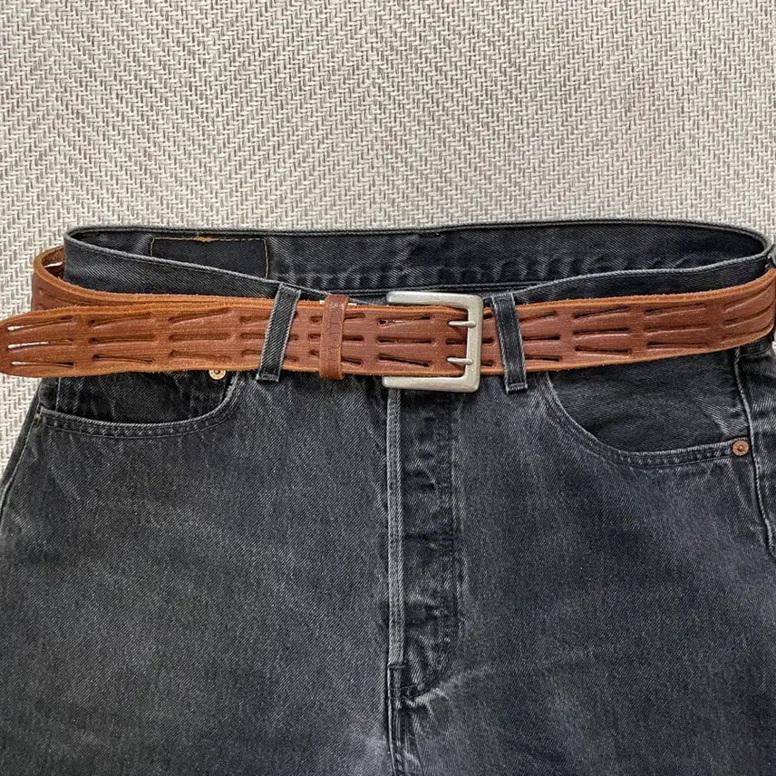 [BUNJANG] Vintage Slit Cut-Out Brown Leather Belt / 빈티지 슬릿 컷아웃 브라운 레더벨트