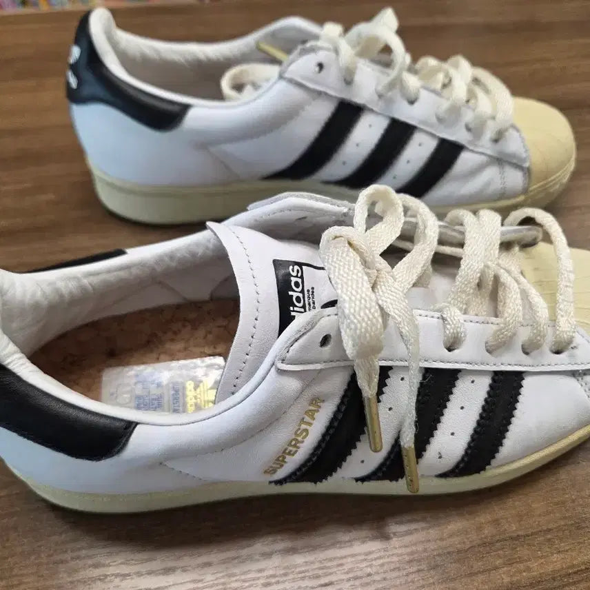[BUNJANG] Adidas Superstar Premium White Black FV2831 / 아디다스 슈퍼스타 프리미엄 화이트 블랙 255