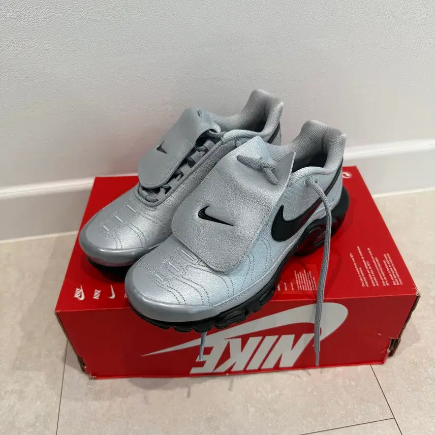 [BUNJANG] Nike Air Max Plus TNPO Wolf Grey Sneakers / 나이키 에어맥스 플러스 TNPO 울프 그레이  HM6850-001 235