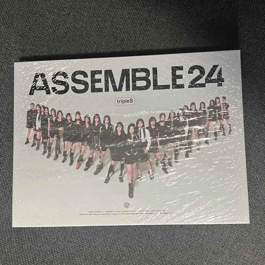 [BUNJANG] tripleS 1st Album ASSEMBLE24 Ver. C / tripleS 정규 1집 ASSEMBLE24 C ver.