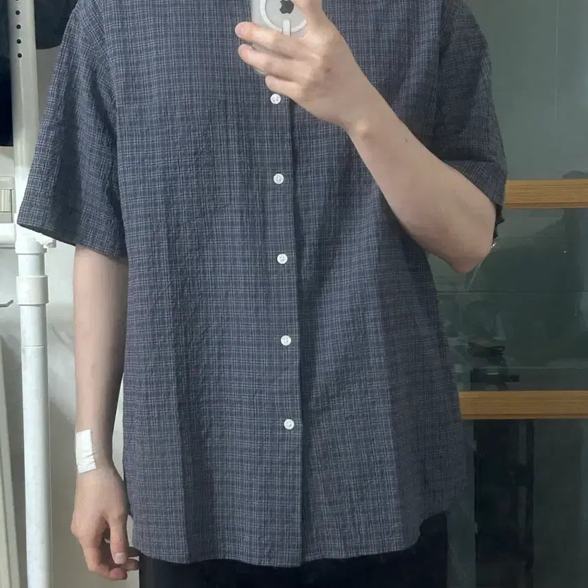 [BUNJANG] MUDIDI Relaxed Seersucker Tattershall Check Short Sleeve Shirt / 무탠다드 릴렉스드 시어서커 테터솔 체크 반소매 셔츠 [다크 그레이/블랙]