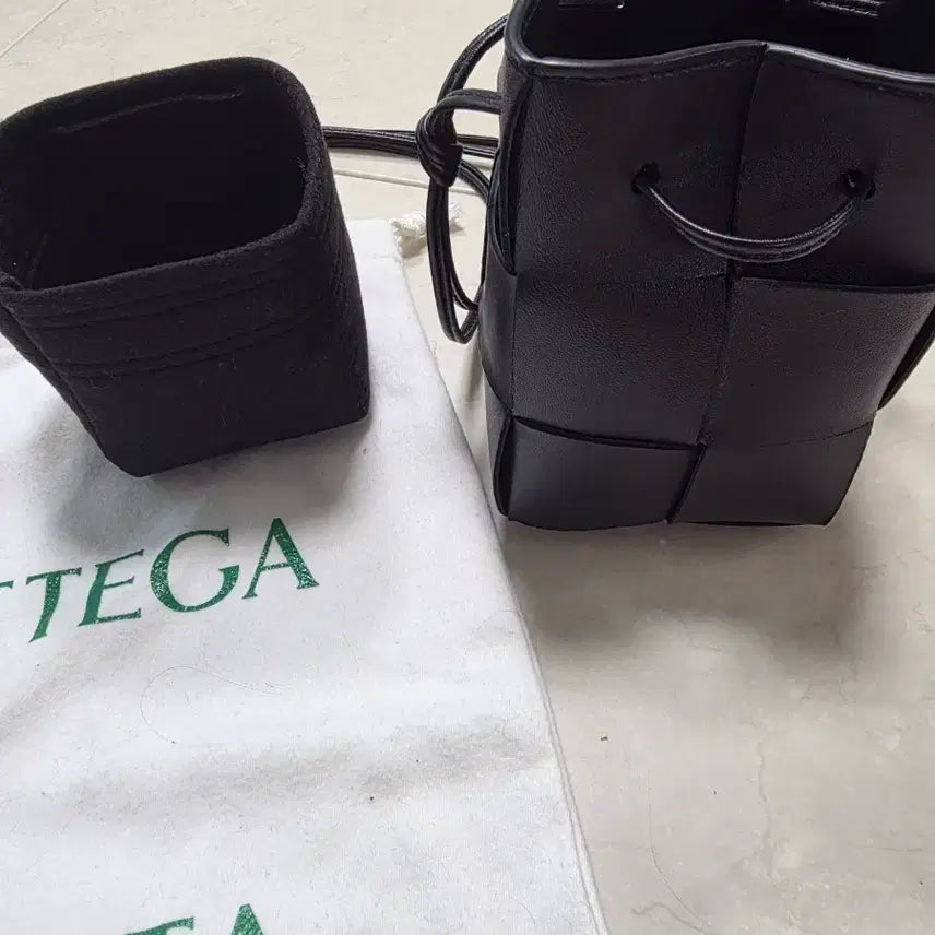 [BUNJANG] Bottega Veneta Mini Bucket Bag Black / 보테가베네타 버킷백 미니