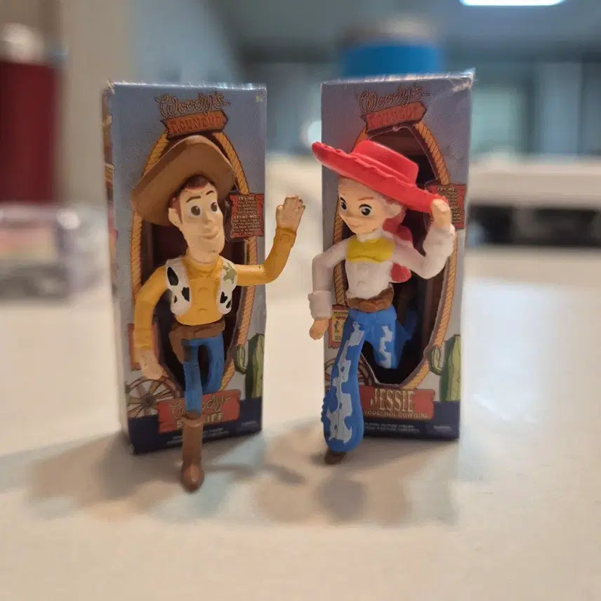 [BUNJANG] Toy Story Woody & Jessie 5 Surprise Disney 2 Figure Set / 토이 스토리 우디 제시 (5서프라이즈 디즈니2) 피규어