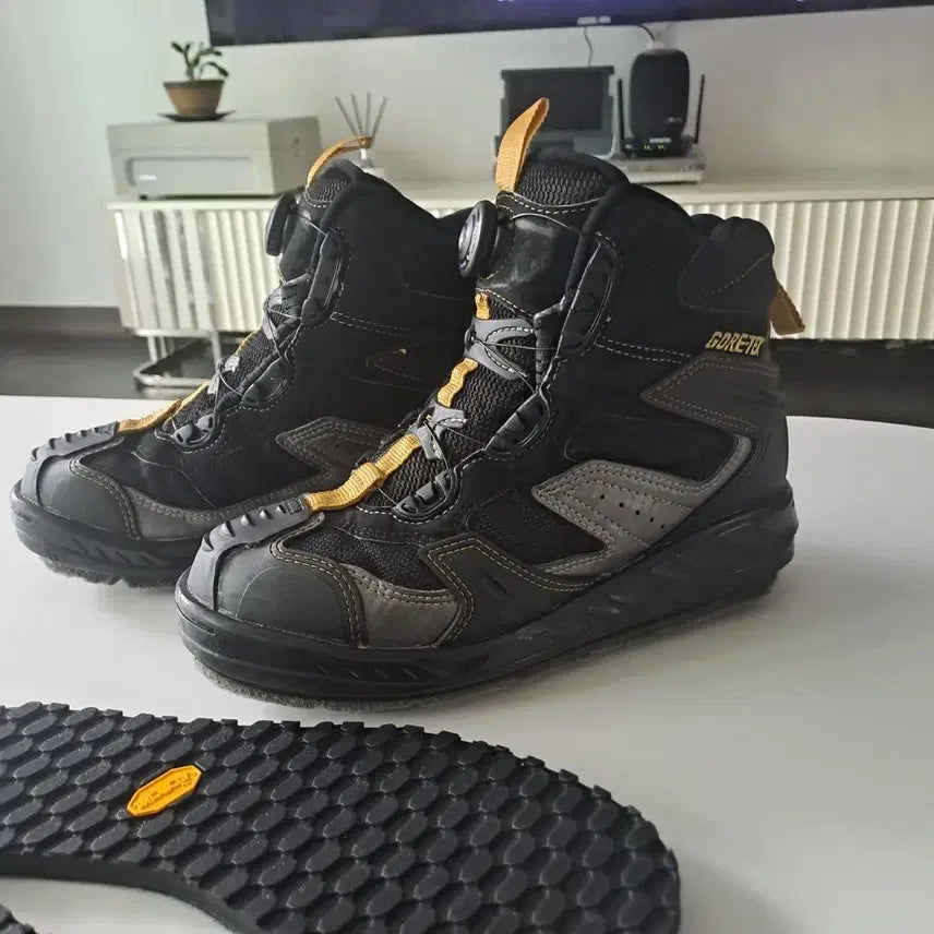 [BUNJANG] Shimano Fs-163J Geo-Lock Vibram Sole Fishing Boots (255mm) / 시마노  낚시화