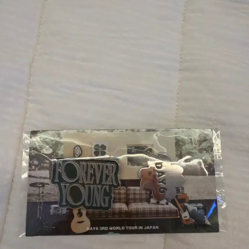 [BUNJANG] Day6 Forever Young Badge / Day6-포에버영 뱃지