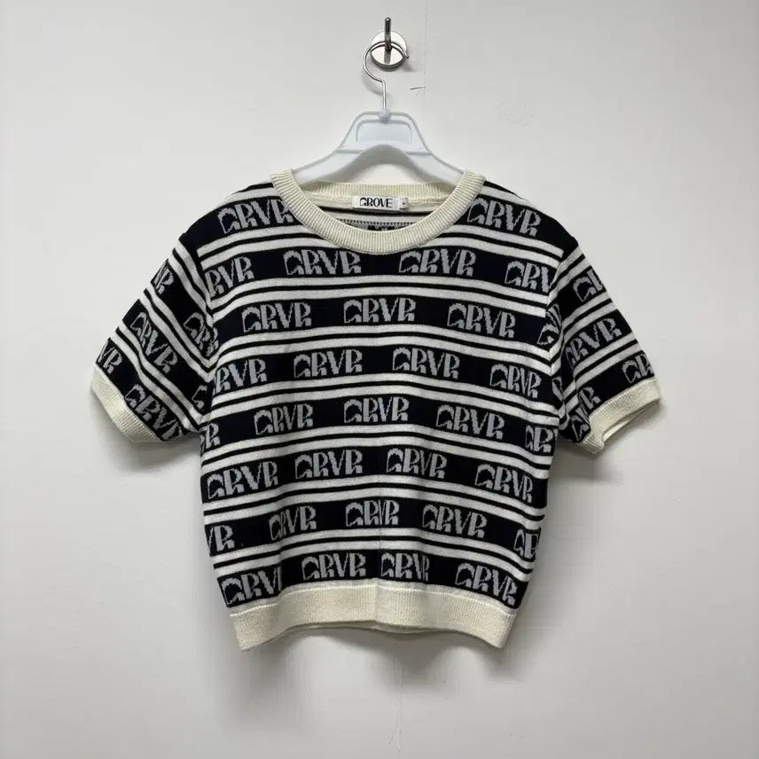 [BUNJANG] Grove Color-Block Stripe Logo Short-Sleeve Knit / 그로브 배색 스트라이프 로고 반팔 니트