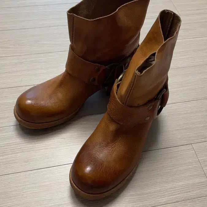 [BUNJANG] Vic Matié Brown Leather Boots Size 240 / 빅마티에 가죽 부츠 240
