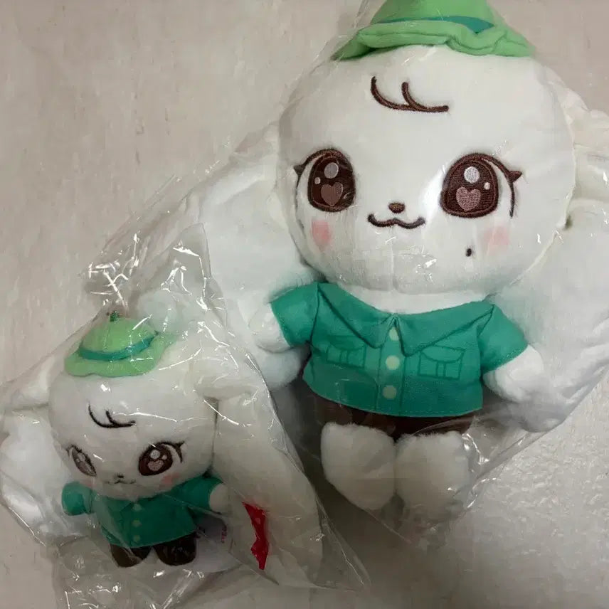 [BUNJANG] IVE Jang Wonyoung Everland Popup Mini-V Cherry Cast Plush & Keyring Set / 아이브 장원영 에버랜드 팝업 미니브 체리 캐스트 플러시 & 키링 세트