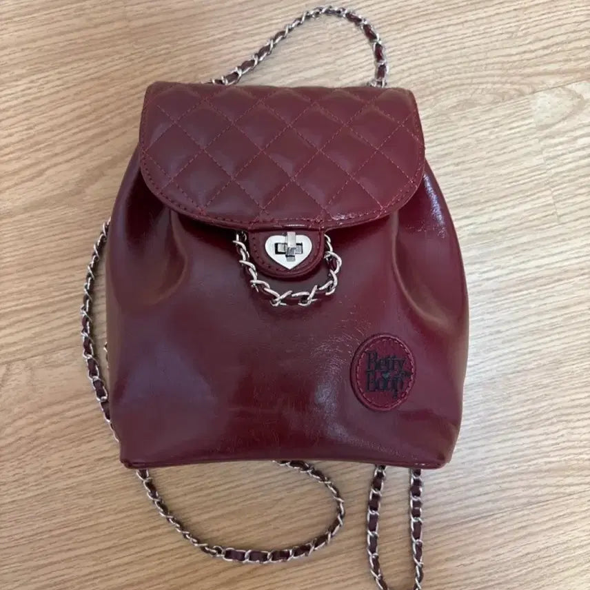 [BUNJANG] Betty Boop Quilted Chain Backpack Burgundy / [새상품] 베티붑 퀼팅 체인 백팩 버건디