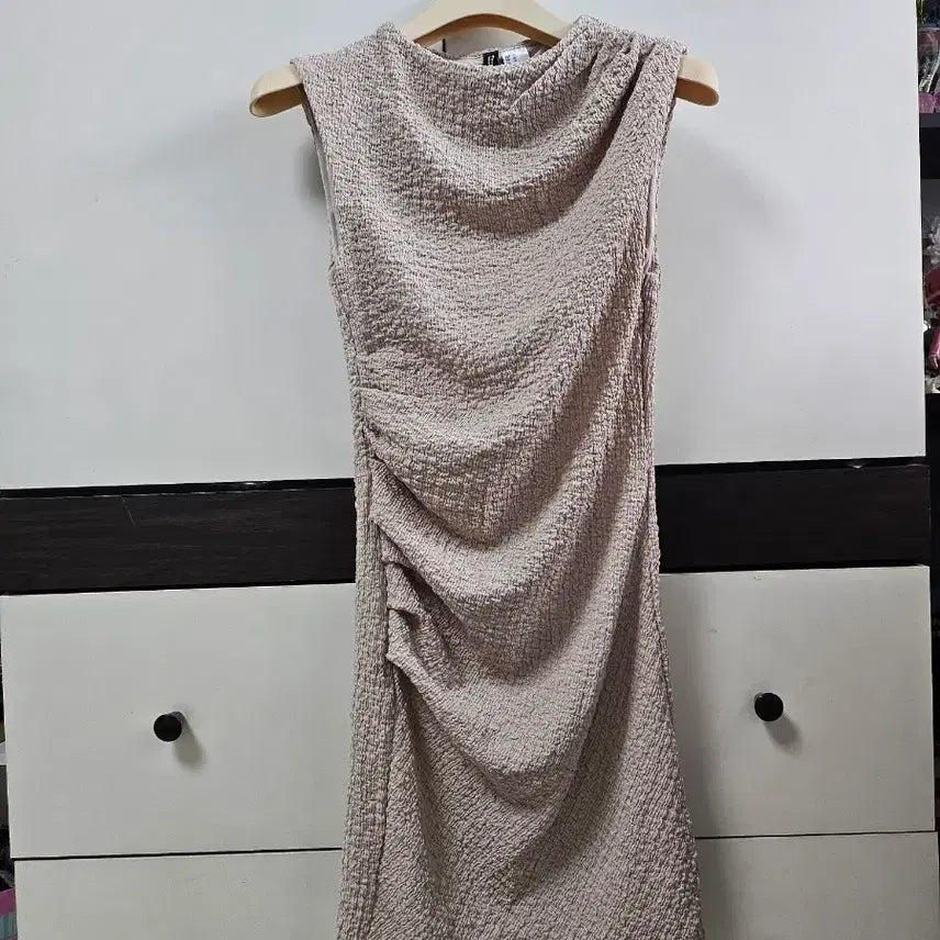 [BUNJANG] H&M Beige Bouclé Sleeveless Dress XS / H&M 베이지 부클 나시 원피스 (새옷)
