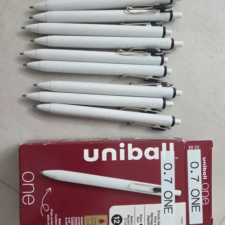[BUNJANG] Uni-ball One 0.7mm Black Ballpoint Pen (9 count) / 북미판 유니볼 원 0.7mm 검정볼펜 9개