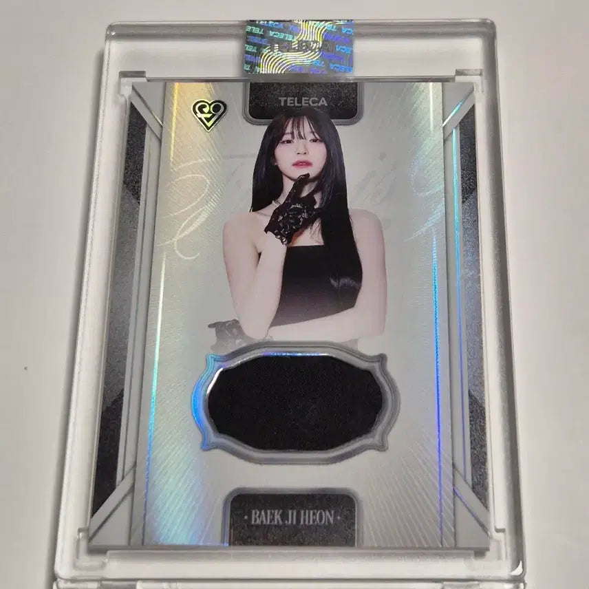 [BUNJANG] fromis_9 Baek Ji-heon Relic Card (Scarf Actual Wear) / 프로미스나인 테레카 백지헌실착 렐릭 카드