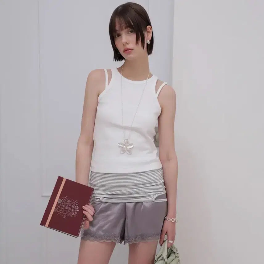 [BUNJANG] MINDERI CURVE STRAP SLEEVELESS - WHITE / 민더리 CURVE STRAP SLEEVELESS - WHITE
