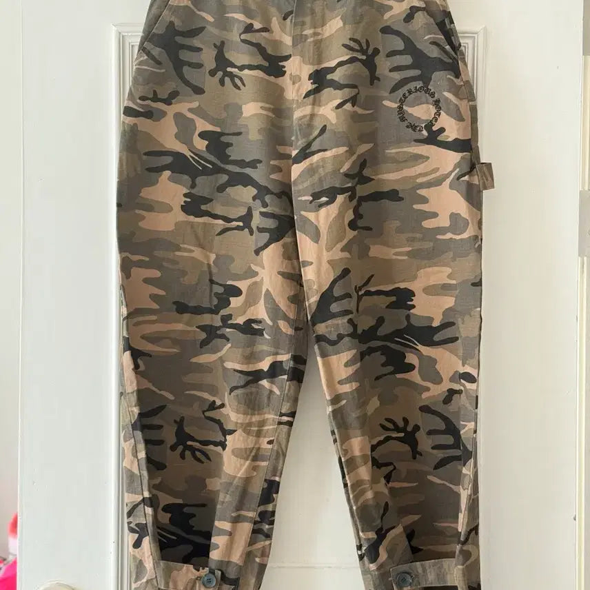 [BUNJANG] The Mysterious Hotel Camo Work Pants / 미스테리어스호텔 카모 워크팬츠 더미스테리어스호텔