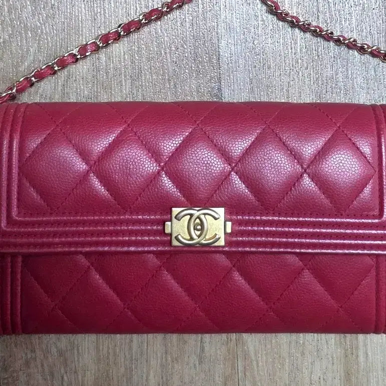 [BUNJANG] Chanel Boy Chanel WOC Red Caviar Crossbody Bag / (정품)샤넬 보이샤넬 woc레드 캐비어 금장 크로스백/장지갑
