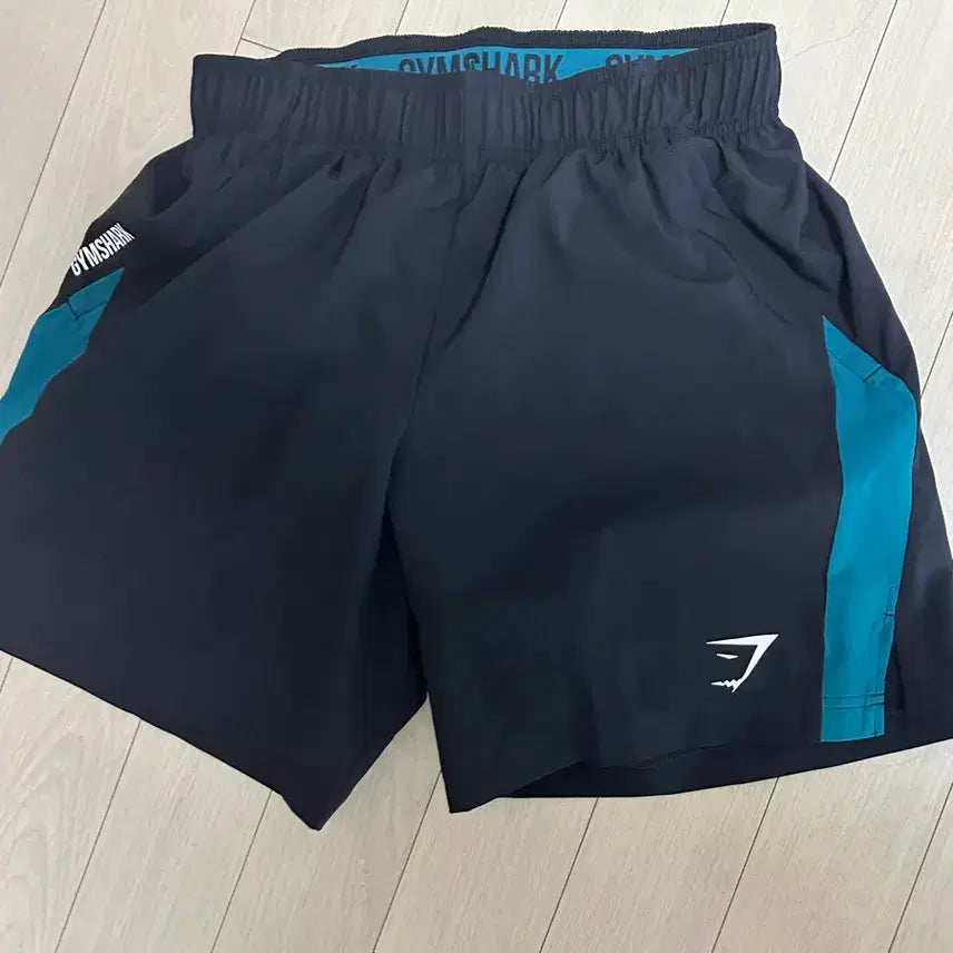 [BUNJANG] Gymshark 7-inch Shorts (Size S) / 짐샤크 7인치 반바지 S