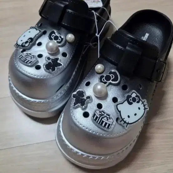[BUNJANG] Hello Kitty Mule Slippers (5 Designs) / 헬로키티 뮬 슬리퍼 5종