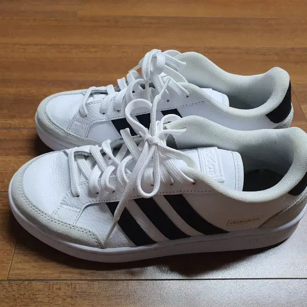 [BUNJANG] Adidas Sneakers White Black Size 255 / 아디다스 스니커즈 화이트 블랙 255