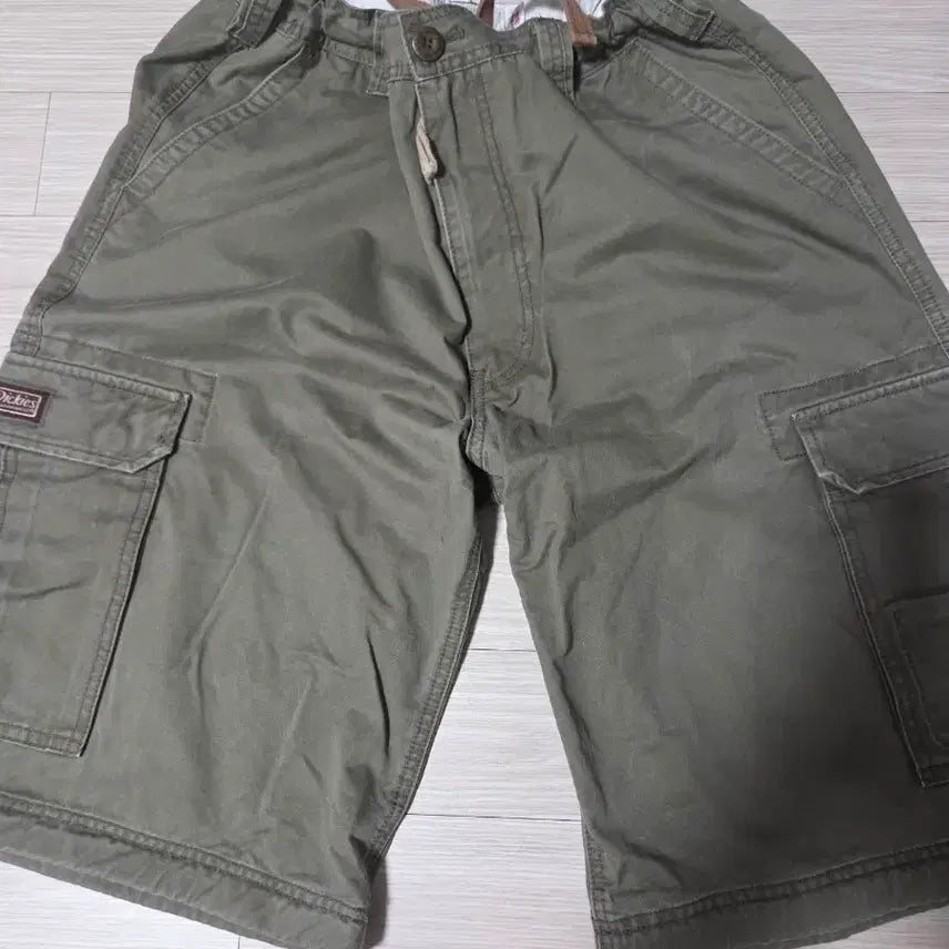 [BUNJANG] Dickies Cargo Shorts Khaki / 디키즈 카고 반바지 카키색