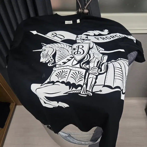[BUNJANG] Burberry Knight Print Short Sleeve T-Shirt Black / 버버리 기사 프린팅 반팔 티셔츠 블랙