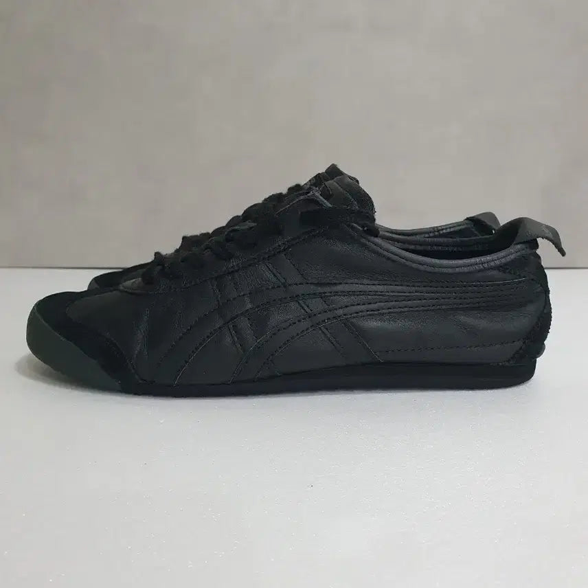 [BUNJANG] Onitsuka Tiger Mexico 66 Leather All Black Sneakers (265) / 오니츠카타이거 멕시코66 레더 올블랙 (265)