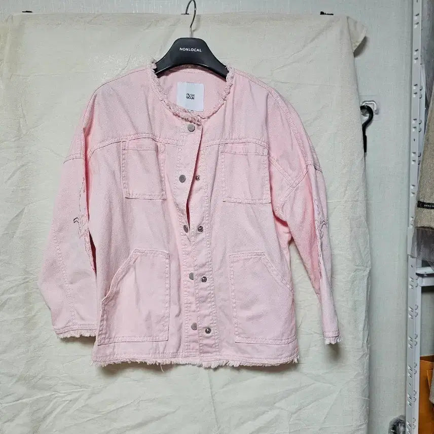 [BUNJANG] Pink Embroidered Denim Jacket (One Size) / 핑크색 자수 데님 자켓(프리사이즈)