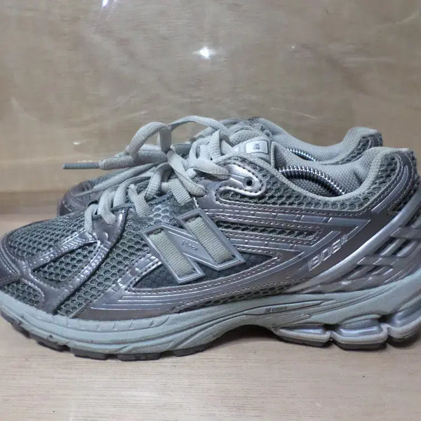 [BUNJANG] New Balance 1906 Gray Sneakers / 후루룩구제2 275 뉴발란스 1906 그레이 운동화 스니커즈260705