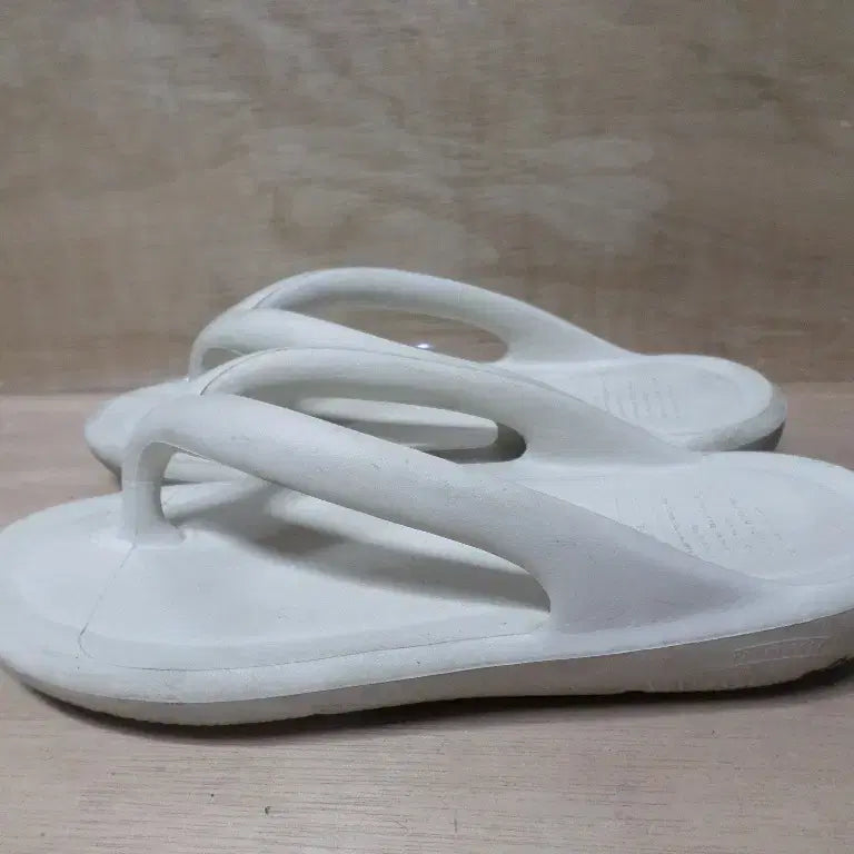 [BUNJANG] New Balance Two Tops Flip Flop Slipper (Size 260mm) / 후루룩구제2 280 뉴발란스 토앤토 조리 플리플랍 슬리퍼 260705