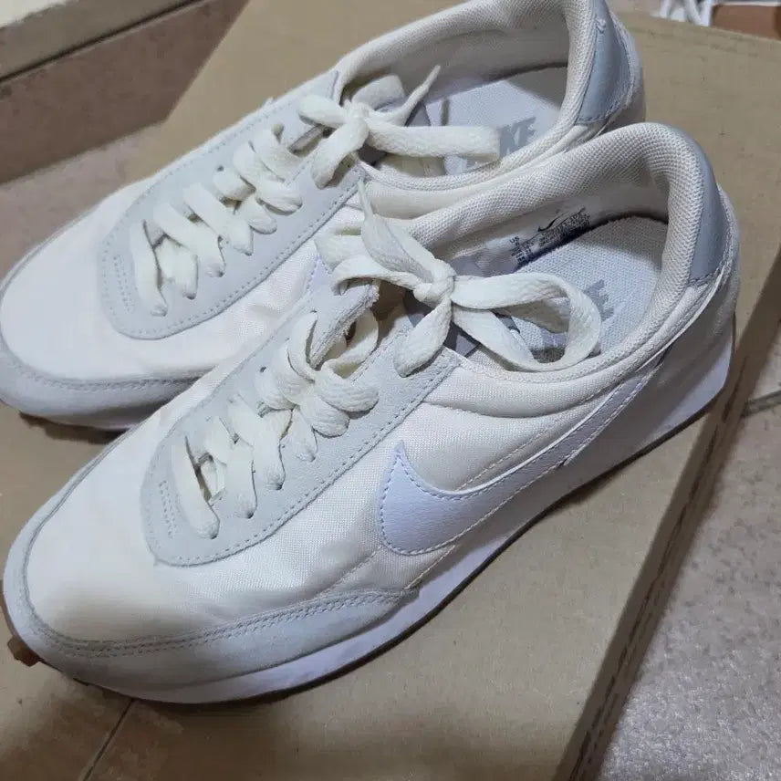 [BUNJANG] Nike Daybreak White 230mm / 나이키 데이브레이크 화이트 230