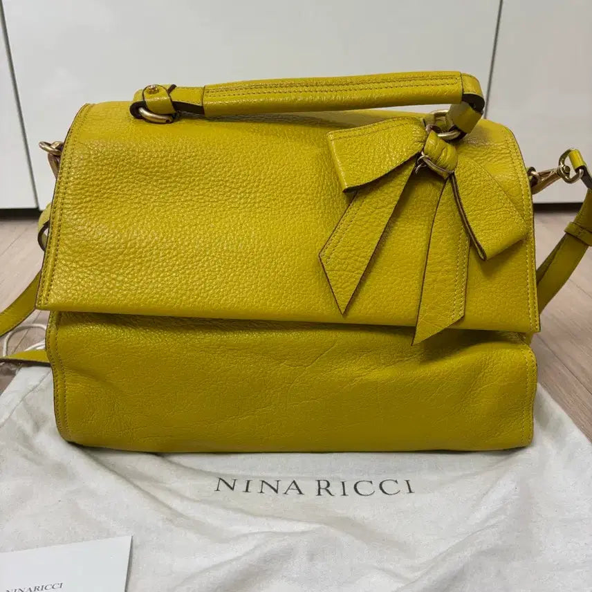 [BUNJANG] Nina Ricci Lemon Leather Tote Bag / 니나리치 토트백 판매 레몬색 가죽좋아뇨
