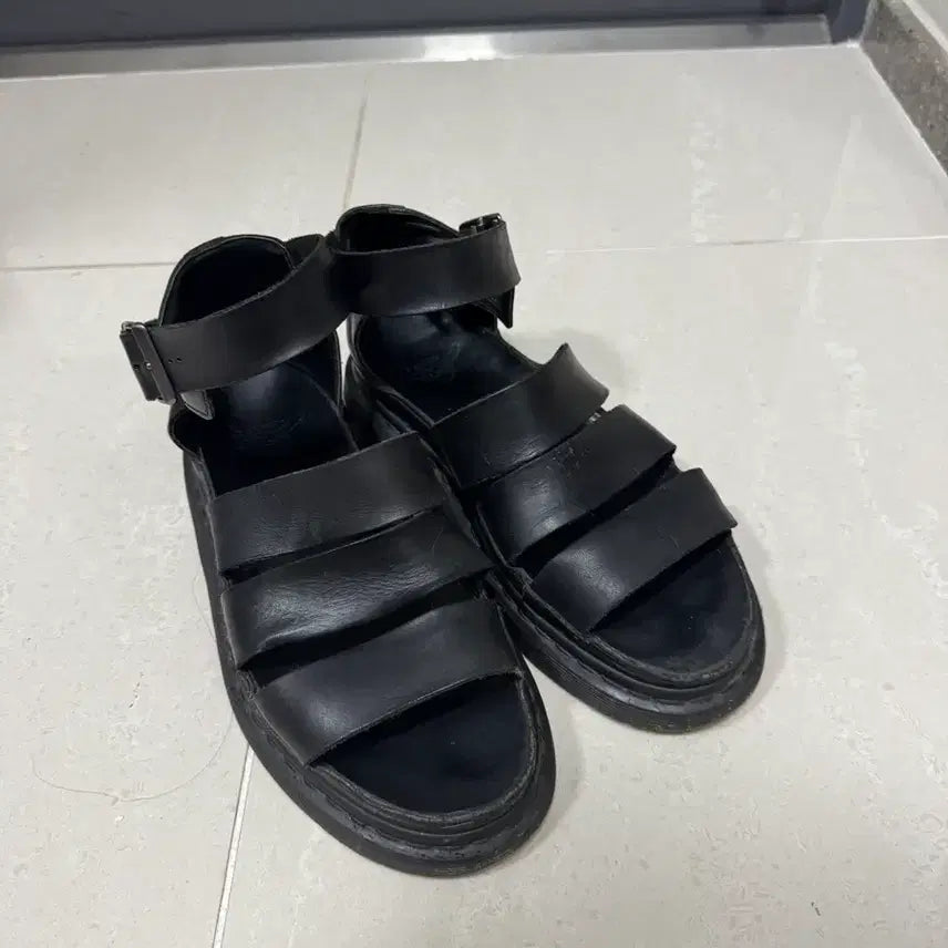 [BUNJANG] Dr. Martens Clarissa Sandal Black 265mm / 닥터마틴 클라리사 샌들 블랙 색상 265사이즈