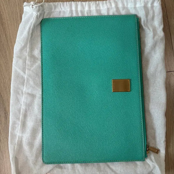 [BUNJANG] Couronne Mint Leather Clutch Bag with Gold Logo / 쿠론 클러치 판매합니다 상태좋아요
