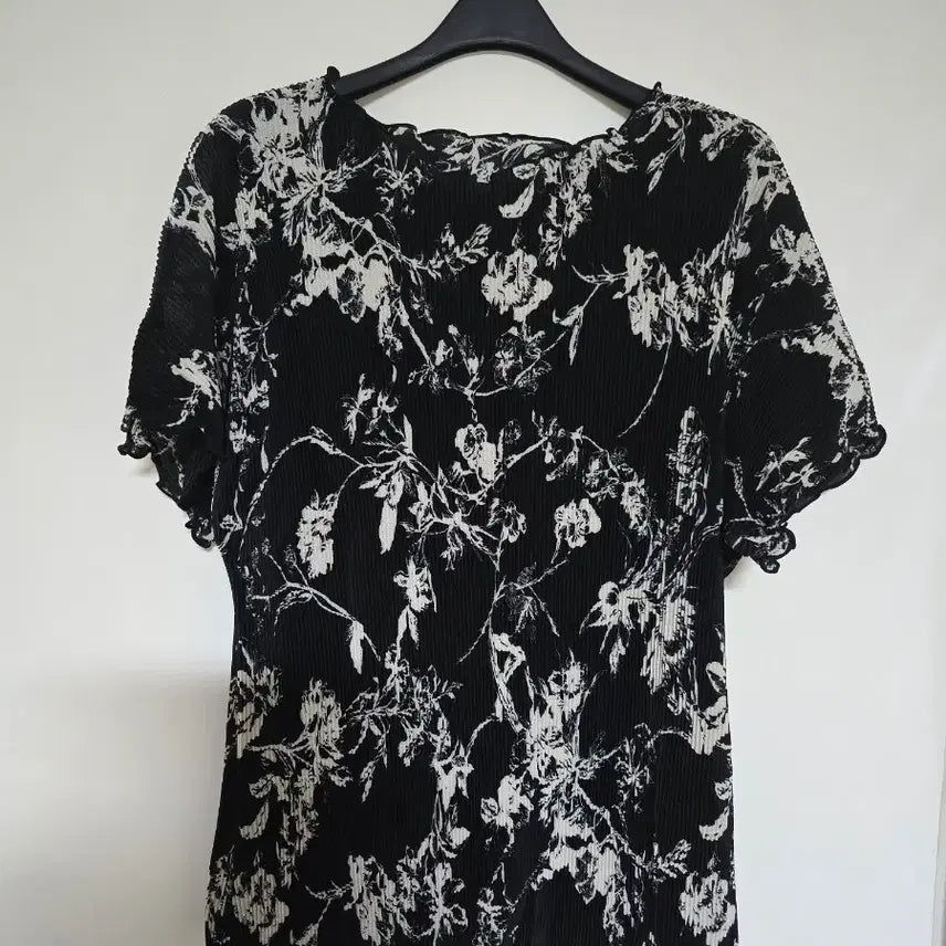 [BUNJANG] Pleated Blouse Size 66 / (미착용)플리츠 블라우스66