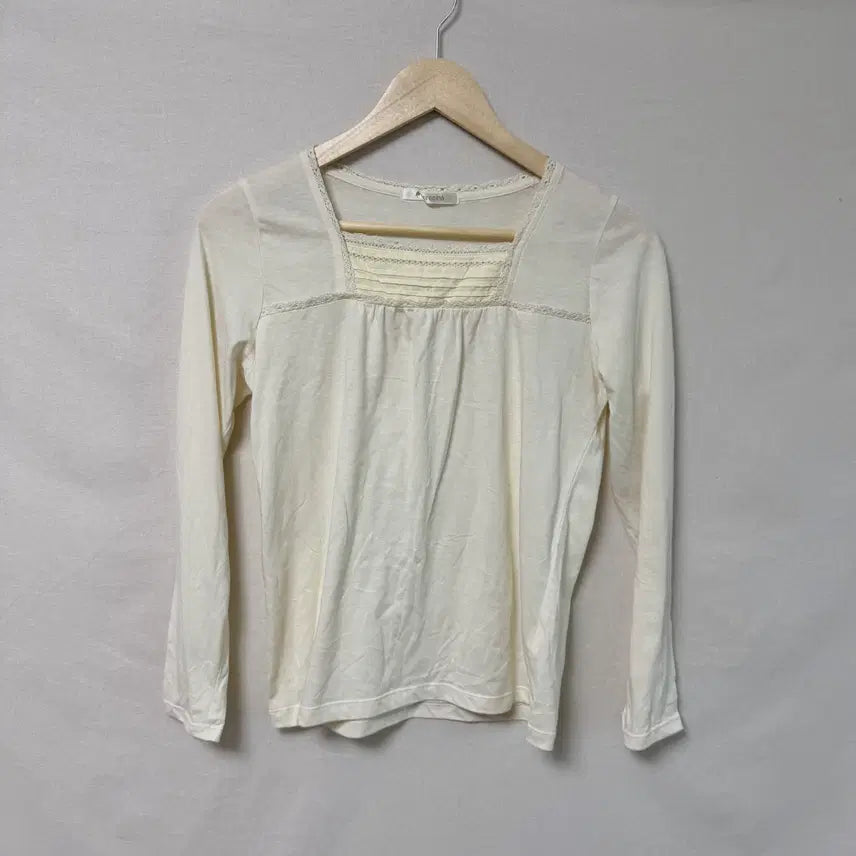 [BUNJANG] Ivory Lace Square Neck Long Sleeve T-Shirt / 아이보리 레이스 스퀘어넥 긴팔 티셔츠 모리걸 하구미