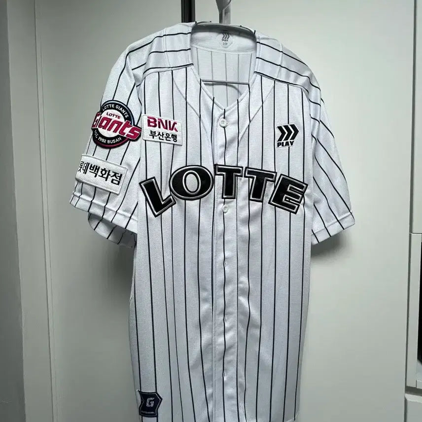 [BUNJANG] Lotte Giants Old Stripe Professional Jersey (Size 110) / 롯데자이언츠 올드유니폼 프로페셔널 110