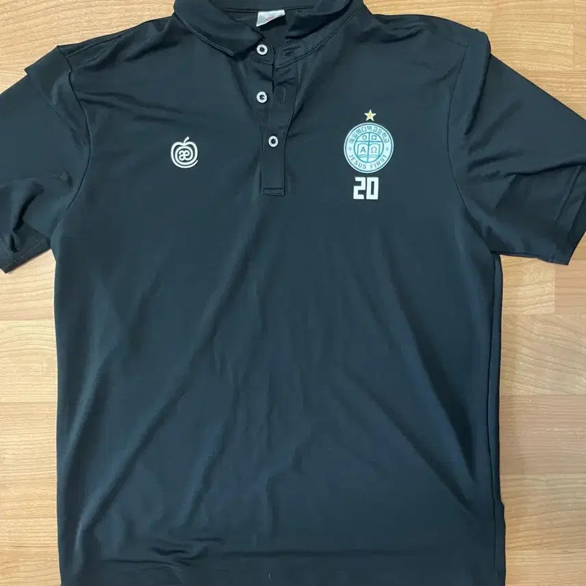 [BUNJANG] Yale Meditech Collar T-shirt / 예일메디텍 카라티 팔아요