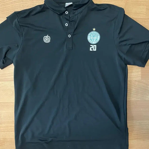 [BUNJANG] Yale Meditech Collar T-shirt / 예일메디텍 카라티 팔아요