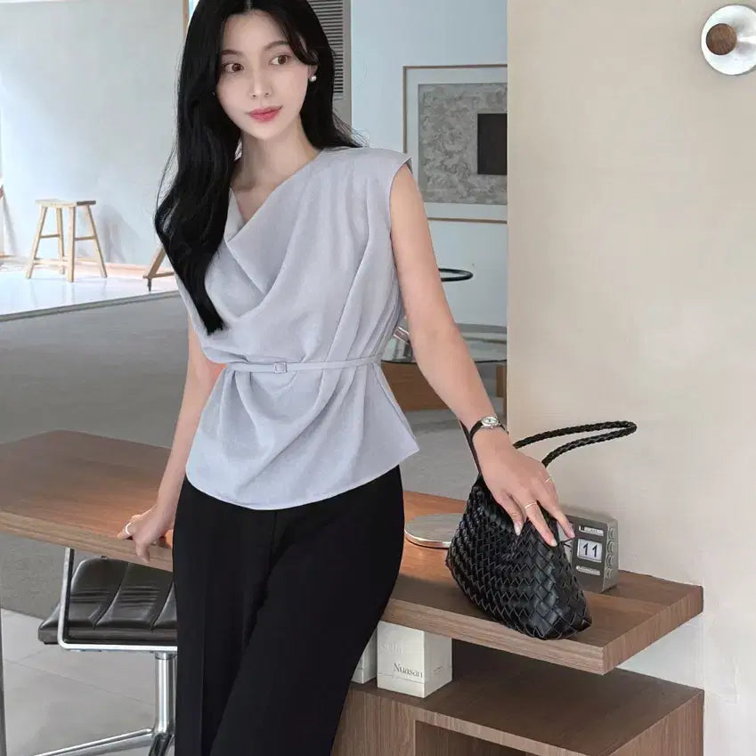 [BUNJANG] Drape Cap Sleeve Blouse / [새상품] 드레이프 캡소매 반팔 블라우스 소라 하객룩 오피스룩