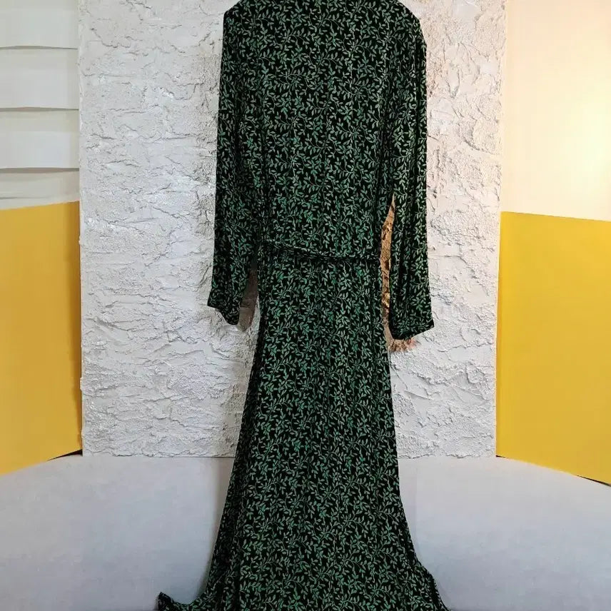 [BUNJANG] Zara Belted Shirt Dress Green Leaf Pattern / 스페인산 자라 벨트형 셔츠형 원피스