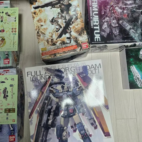 [BUNJANG] Bandai MG 1/100 Gundam Thunderbolt Full Armor Gundam Ver.Ka with Hangar / 반다이 MG 1/100 건담 썬더볼트 풀아머 건담 Ver.Ka 행거 포함