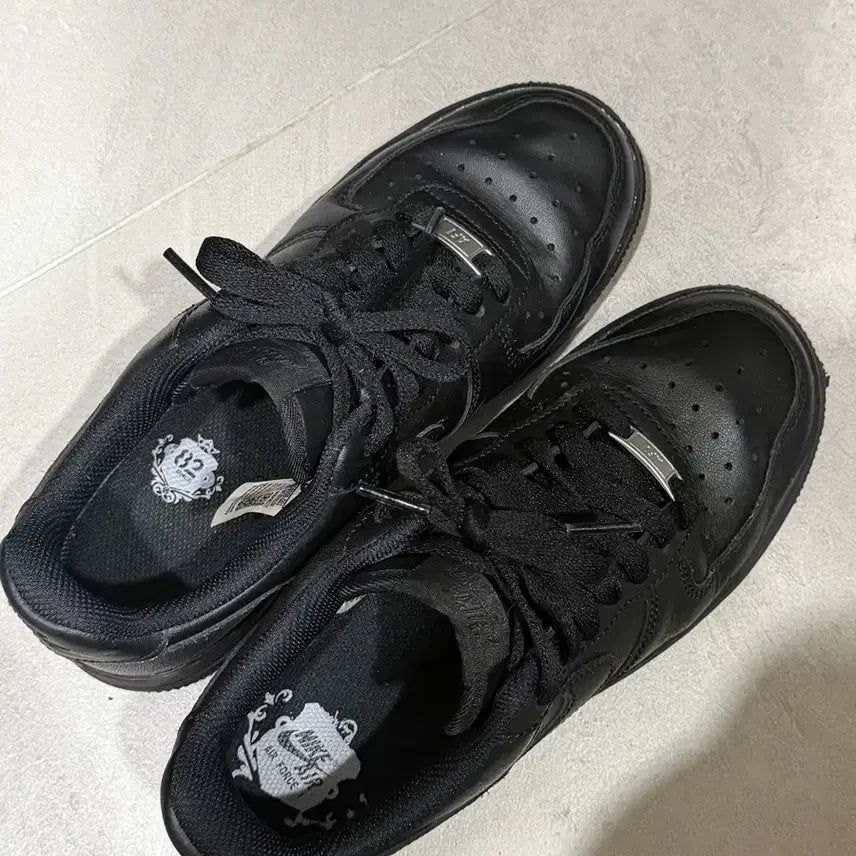 [BUNJANG] Nike Air Force 1 '07 All Black 235mm / 나이키 에어포스 올블랙 235
