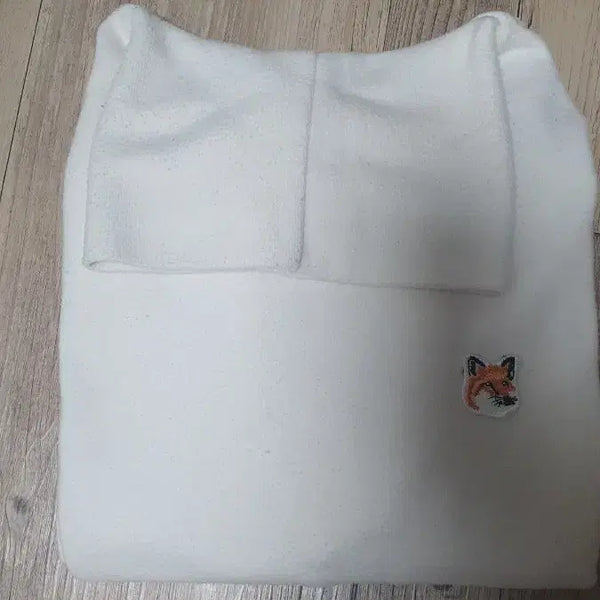 [BUNJANG] Maison Kitsuné Fox Embroidery Turtleneck / 메종키츠네 폭스자수 목폴라