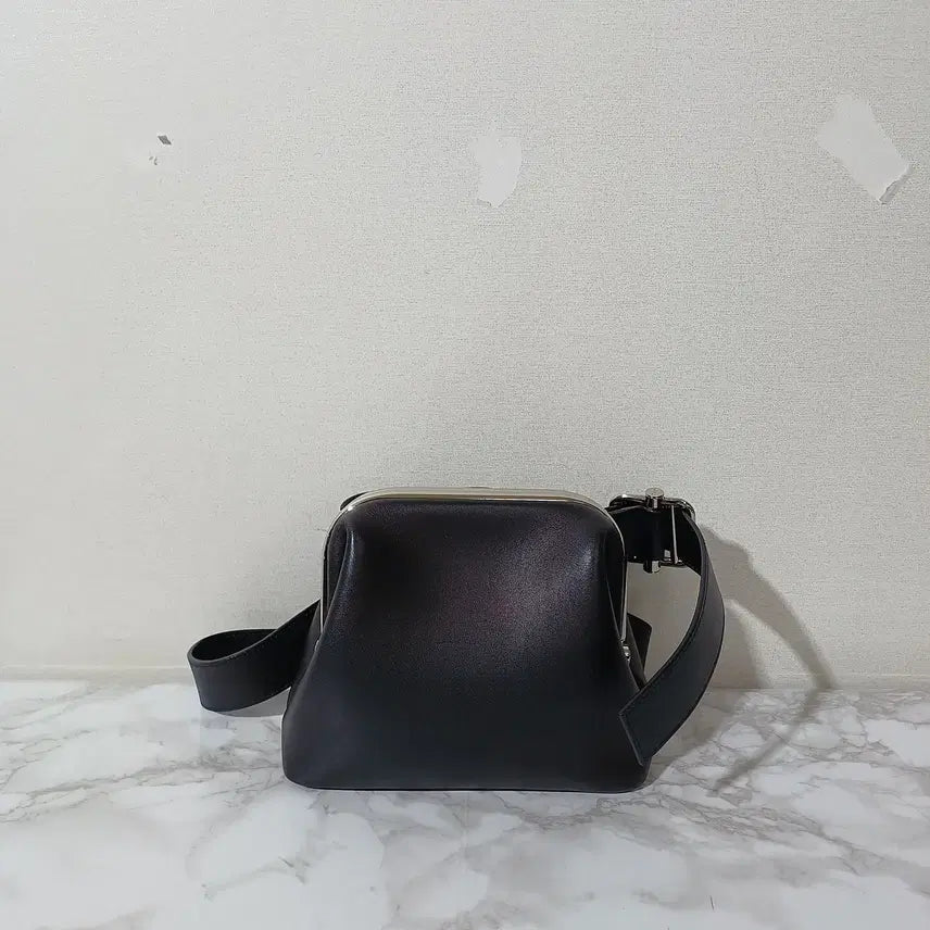 [BUNJANG] Osoi Women's Crossbody Bag (26E191) / 오소이 여성 크로스백 (26E191)